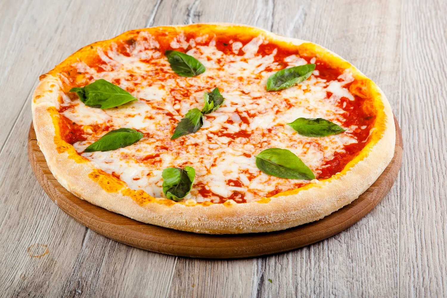 Pizza Marguerita https://4kym48m6w0dj35od.public.blob.vercel-storage.com/dishes/internal/pizza-marguerita-1762885787892.webp