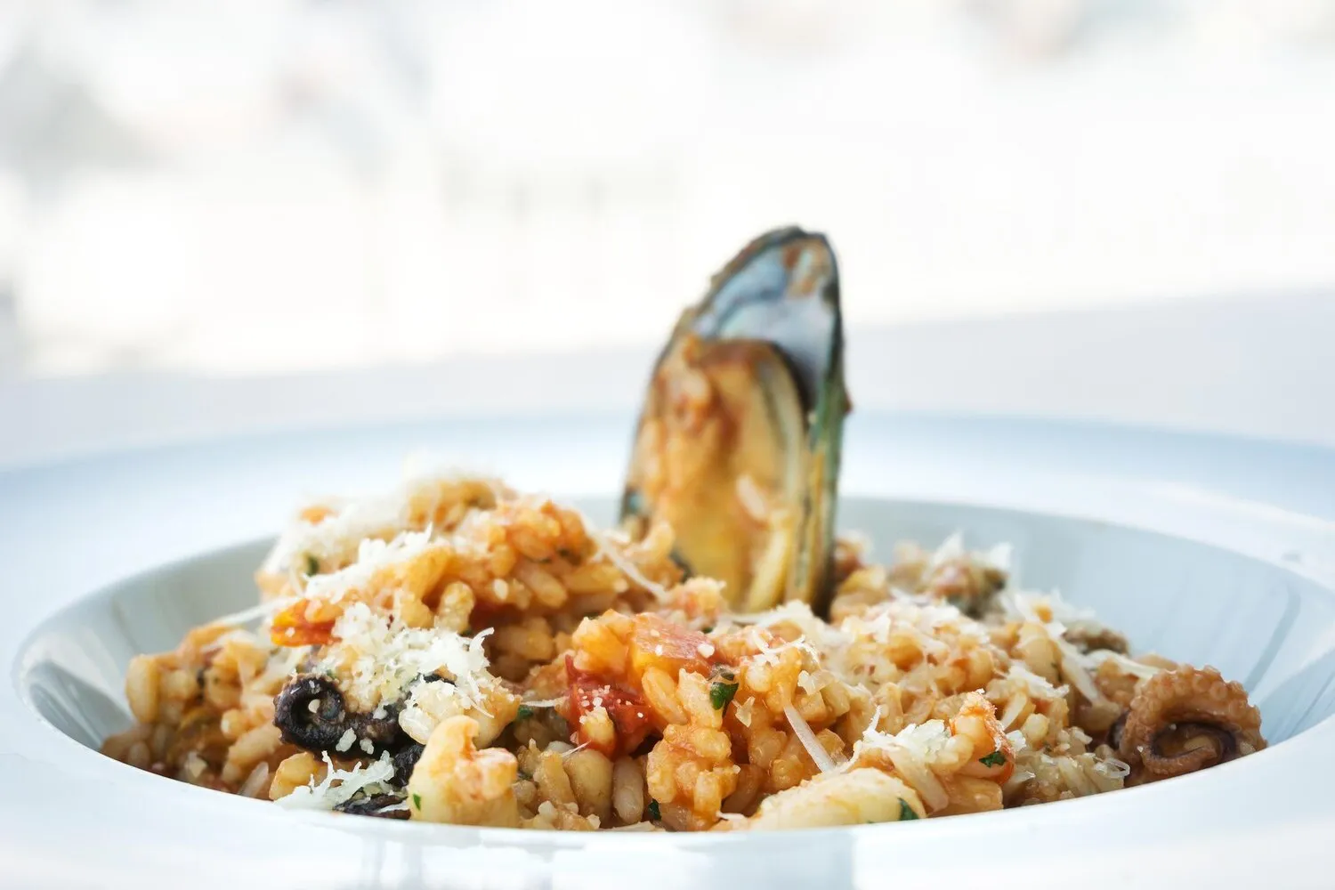 Risotto de Frutos do Mar https://4kym48m6w0dj35od.public.blob.vercel-storage.com/dishes/internal/risotto-de-frutos-do-mar-1759360758458.webp