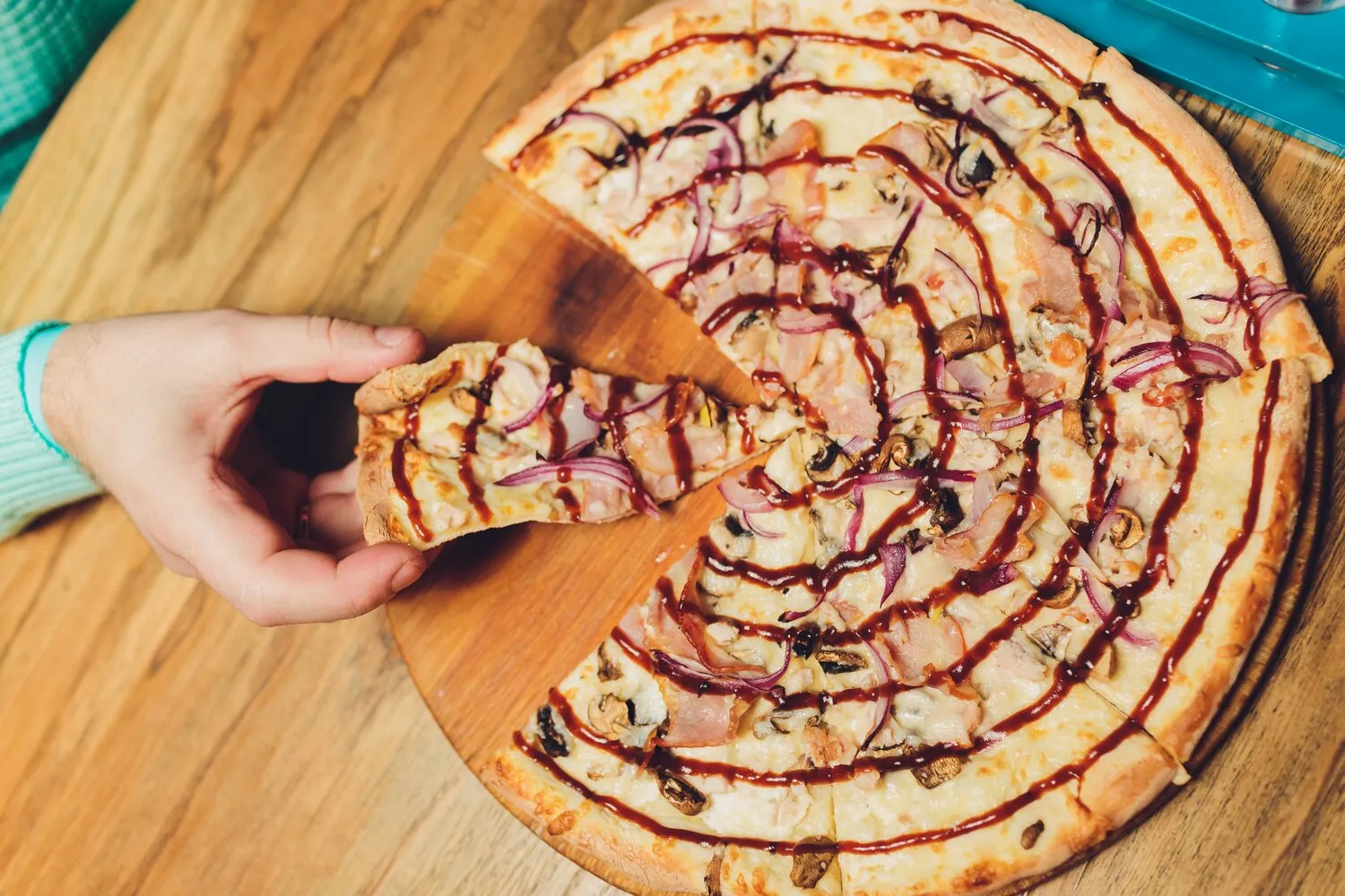 Tarte Flambée Tarte Flambée https://4kym48m6w0dj35od.public.blob.vercel-storage.com/dishes/internal/tarte-flamb-e-1759360622920.webp