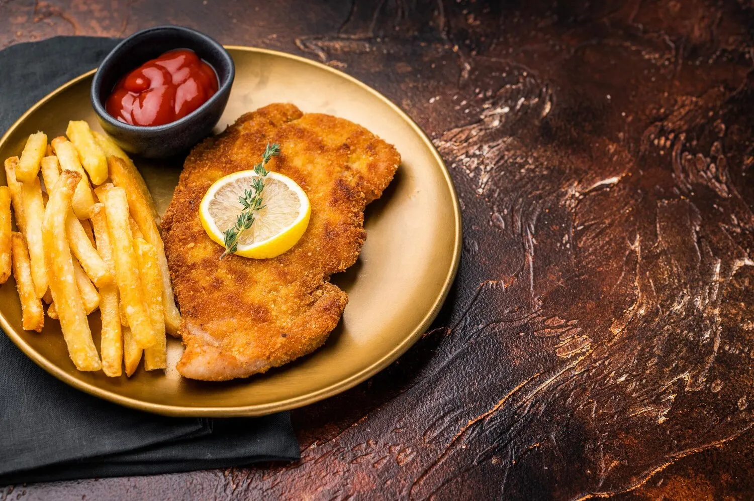 Wiener Schnitzel Wiener Schnitzel https://4kym48m6w0dj35od.public.blob.vercel-storage.com/dishes/internal/wiener-schnitzel-1763988838935.webp